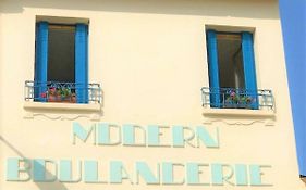 Modern Boulangerie, spacious village house